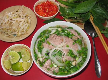 Vietnamese cuisine draws fellow diners on ASEAN food day in Egypt